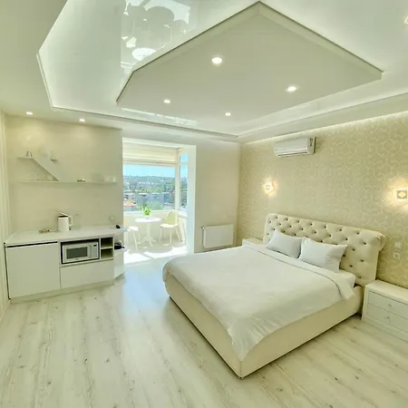 Sky House: Panoramic City Center Apartments with Keyless Access Vinnytsia Exterior photo