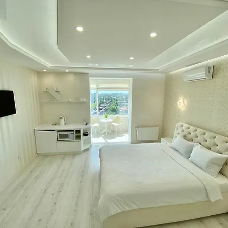 Sky House: Panoramic City Center Apartments with Keyless Access Vinnytsia Exterior photo