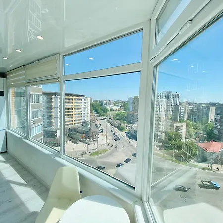 Sky House: Panoramic City Center Apartments with Keyless Access Vinnytsia Exterior photo