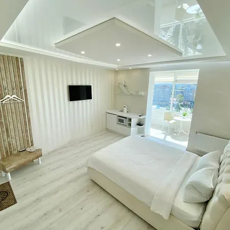 Sky House: Panoramic City Center Apartments with Keyless Access Vinnytsia Exterior photo