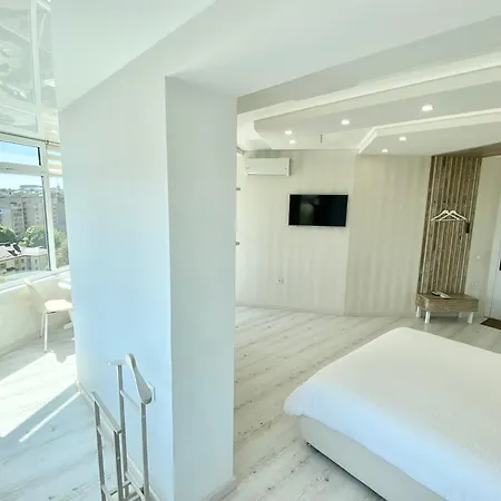 Sky House: Panoramic City Center Apartments with Keyless Access Vinnytsia Exterior photo