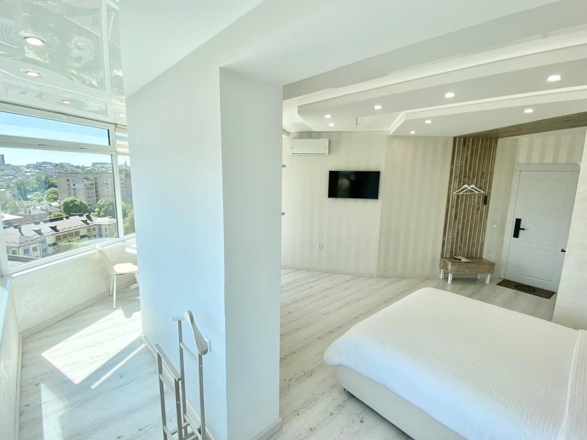 Кращі Панорамні Квартири Skyhouse В Центрі Вінниці Безключовий Доступ! * Vinnytsia